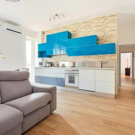 Central Maya Apartment Milan Luaran gambar