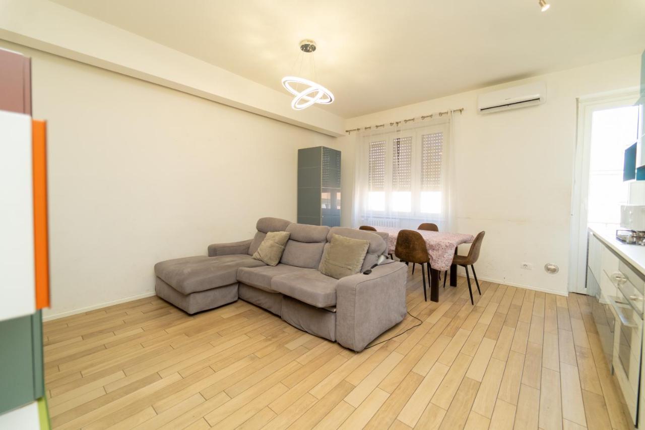 Central Maya Apartment Milan Luaran gambar