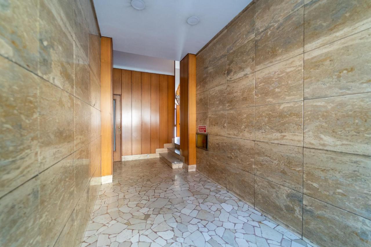 Central Maya Apartment Milan Luaran gambar
